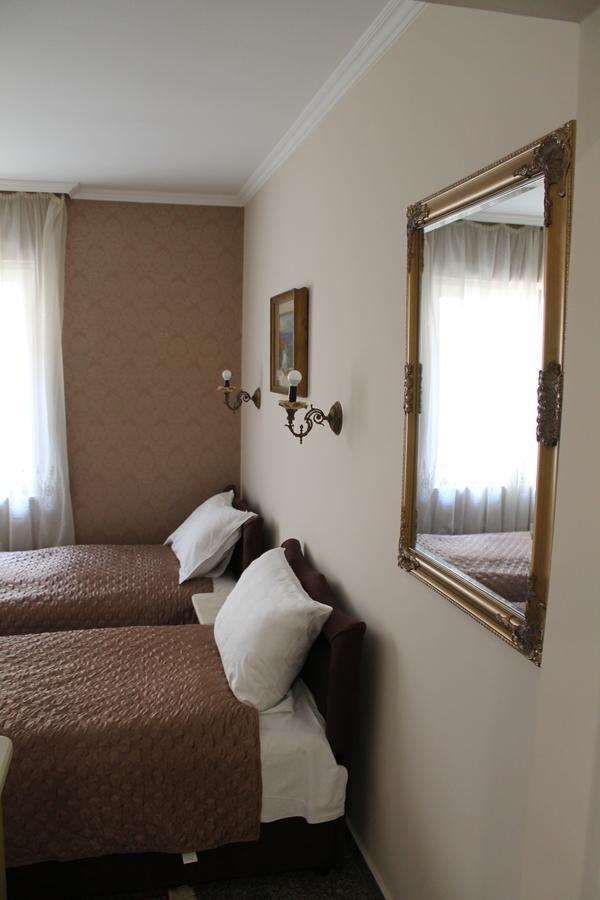 Ferienwohnung Royal Family Ni Exterior foto