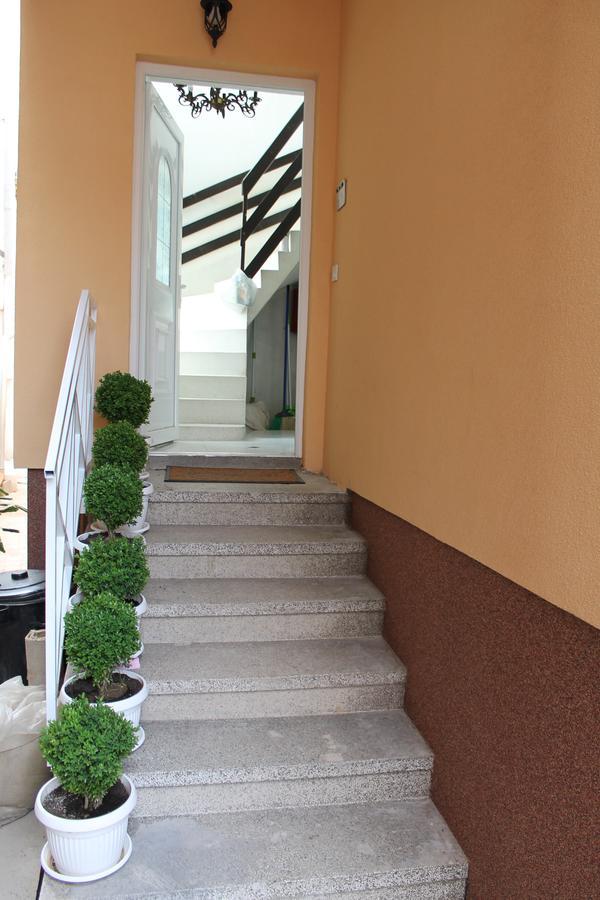 Ferienwohnung Royal Family Ni Exterior foto